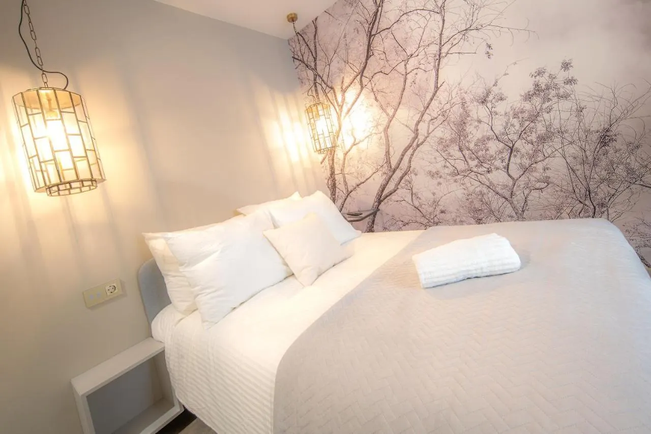 Newly Build Art Utopia Appartment 10Min From Rotterdam Central City App1 contacts